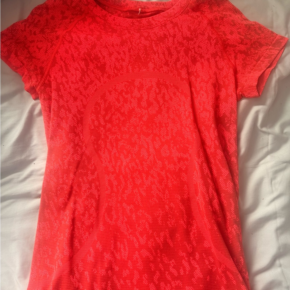 Lululemon short sleeve hip length swiftly tech